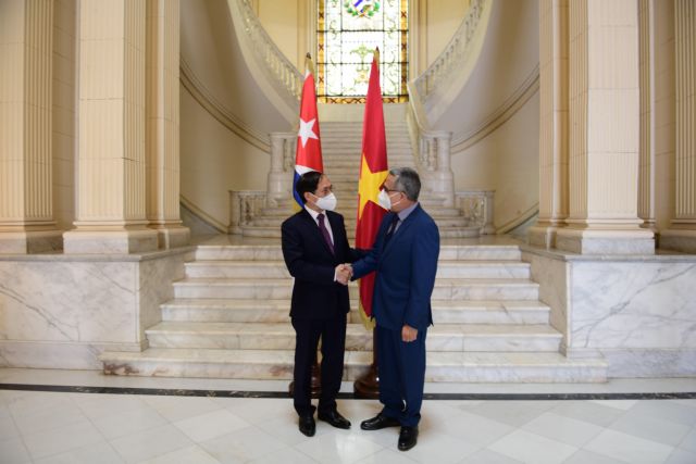 Vietnamese FM meets with Cuban counterpart