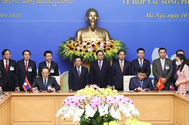 Việt Nam Laos target 10 per cent increase in two-way trade
