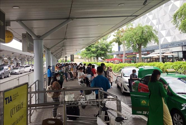 HCM City to get tough on exorbitant taxi fares at airport