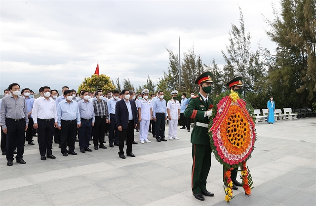 PM pays tributes to Gạc Ma battle martyrs