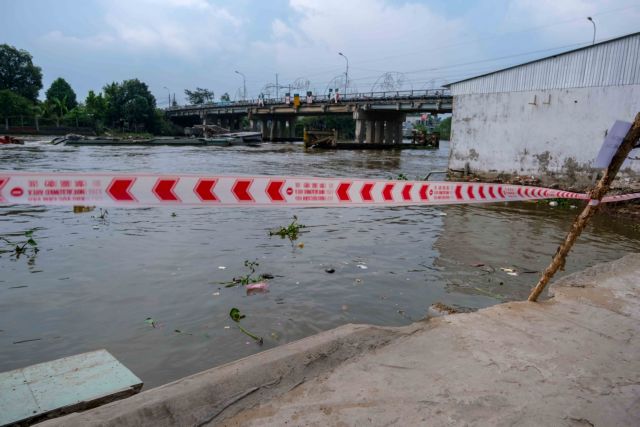 Riverbank erosion destroys 4 houses damages 1 in Cần Thơ