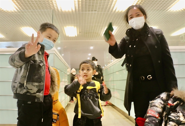 First flight bringing home Vietnamese citizens evacuated from Ukraine arrives in Hà Nội