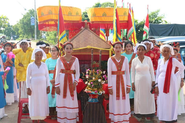 Bình Thuậns Katê Festival traditional gardening in Hội An recognised as national intangible cultural heritage