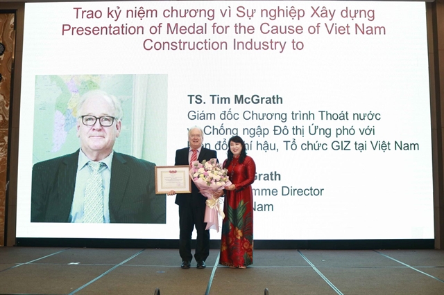 Australian honoured for sustained promotion of sustainable development in VN
