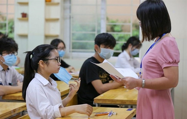 Schools in Hà Nội accused of coercing failing students to skip exams or switch schools