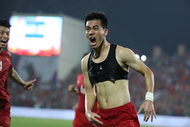 Late winner against Malaysia sends Việt Nam into SEA Games final