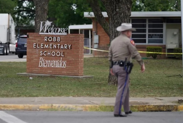 Gunman kills 18 children at Texas elementary school

