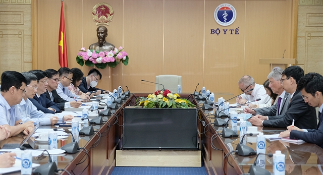 Việt Nam wants to strengthen cooperation with France on emerging infectious diseases: health minister
