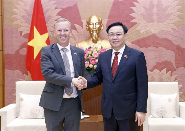 Top legislator receives British Ambassador to Việt Nam