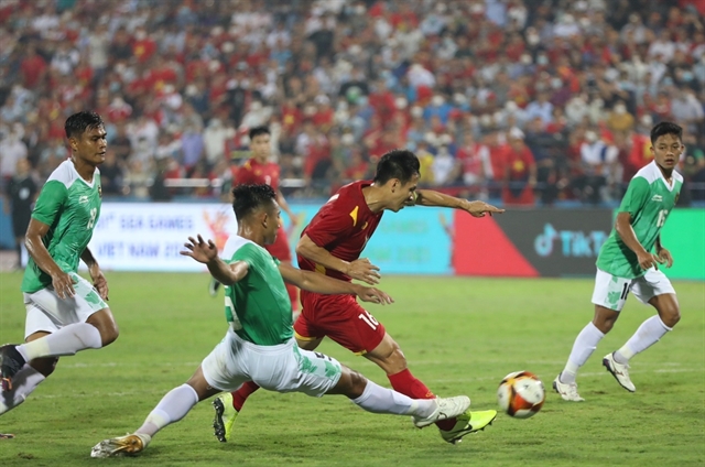 Việt Nam under-23s open SEA Games with comfortable win