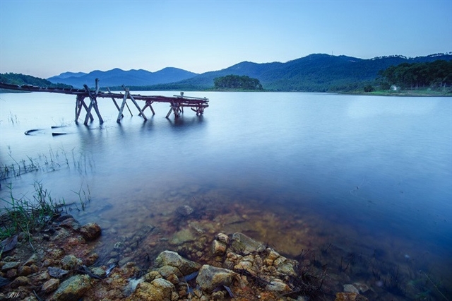 Awakening Quảng Ninhs Yên Trung Lake