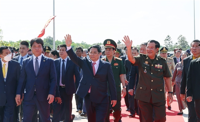 Vietnamese Cambodian leaders exchange greetings on 55th anniversary of diplomatic ties