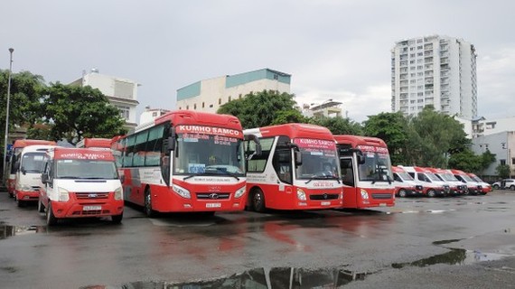 HCM City transport companies continue to reduce fares as fuel prices fall
