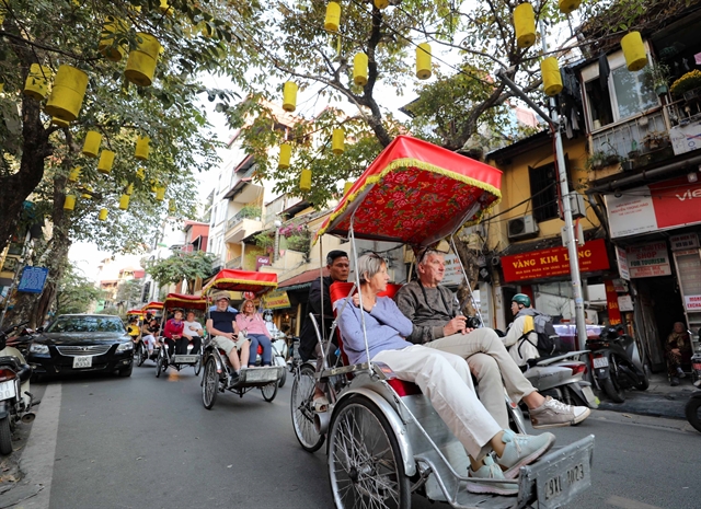 Việt Nam welcomed 12.6 million foreign tourists, revenue hits $1.5b in  2023: Statistics Office