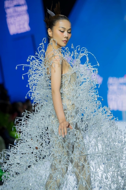 CRYSTAL CLEAR - Famed model Thanh Hằng presents Hoà’s showstopper – the ...