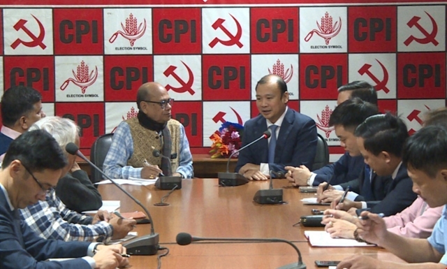 Communist Review delegation visits India
