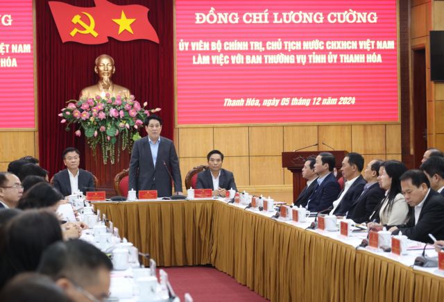 State President holds working session with standing board of Thanh Hoá Party Committee