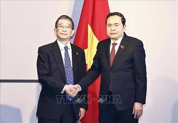 Top legislator receives President of Nagasaki – Việt Nam Friendship Association