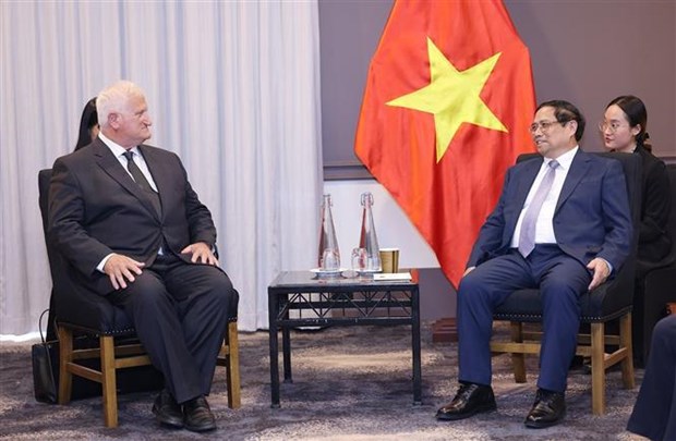 Prime Minister Chính receives executives of Australian enterprises