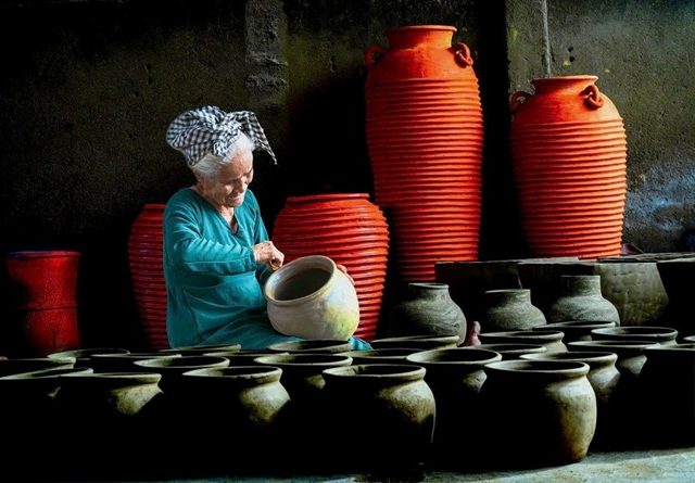 Khánh Hòa contest infuses modern edge into ancient Chăm pottery
