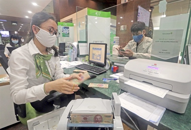 VN stocks rebound, focus switches to banking, securities firms