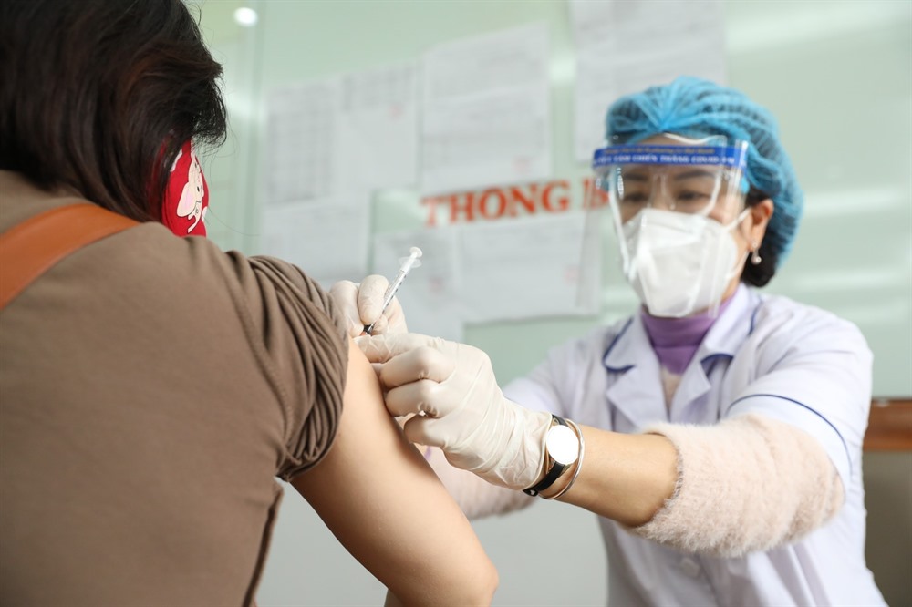 Việt Nam breaks 100000 daily COVID cases