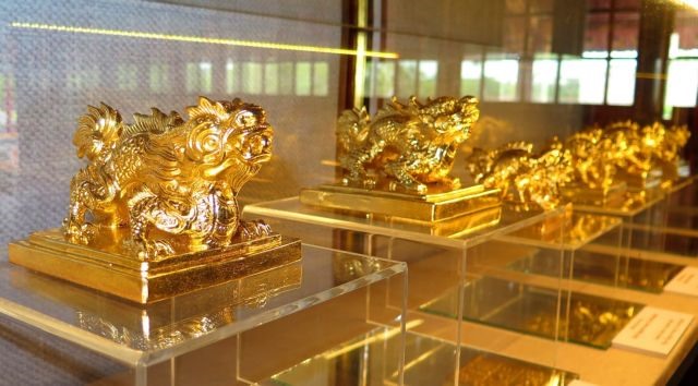 Huế exhibits ancient gold seal copies