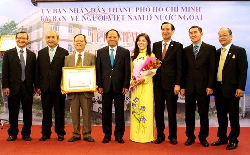 Overseas Vietnamese hailed