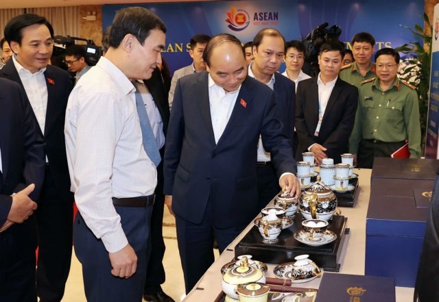 PM inspects preparations for 37th ASEAN Summit