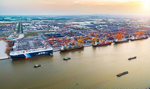 VIMC makes Việt Nams ports highly competitive