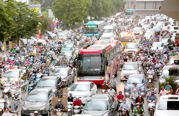 Hanoi'ing traffic, Vietnam. : r/WTF