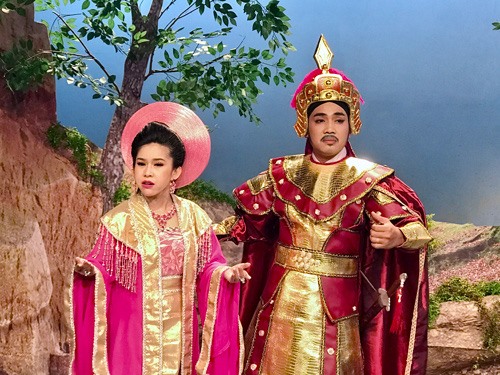 Private theatre troupe offers tuồng shows