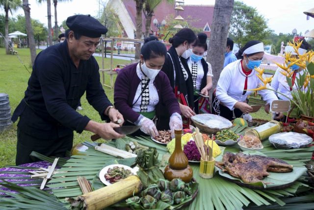 Vietnamese Cultural Heritage week tightens national unity