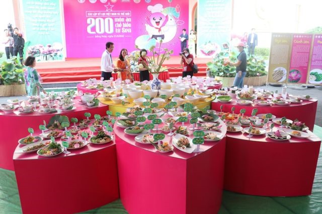 World Record awarded to Đồng Tháp Lotus Festival