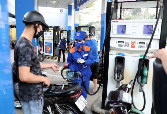 Petrol companies to benefit from rising prices