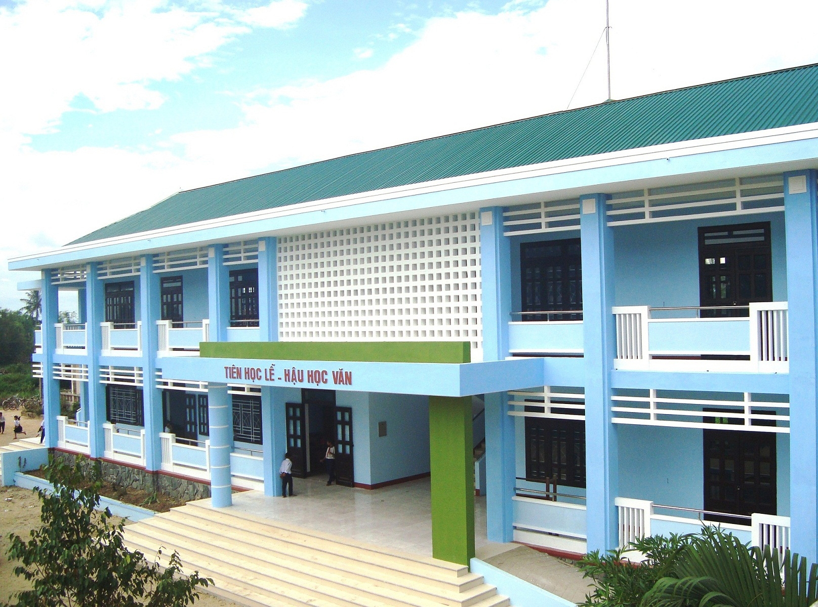 Flood-shelter school opened for students - Society ...