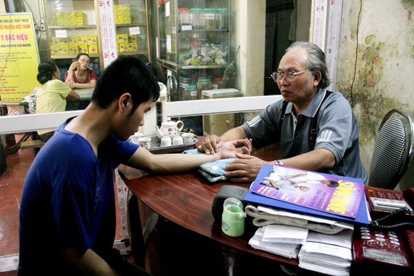 Thang has cured thousands of patients in the last 40 years. Thang has cured thousands of patients in the last 40 years.